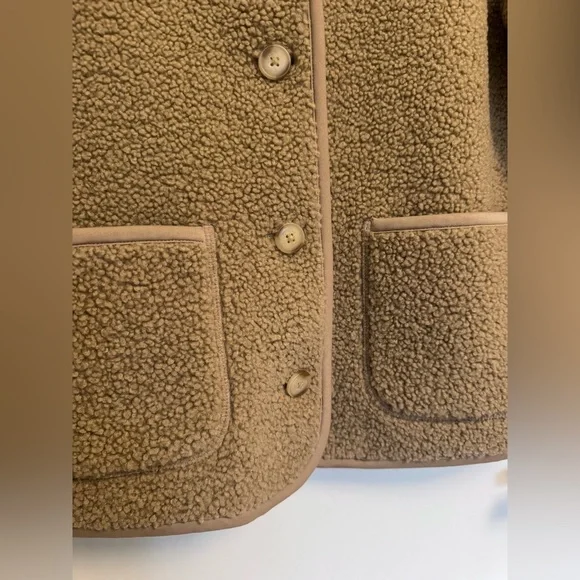 UNIQLO Sherpa with Fleece Lined Button-Down Jacket, Taupe, Small - Picture 5 of 5